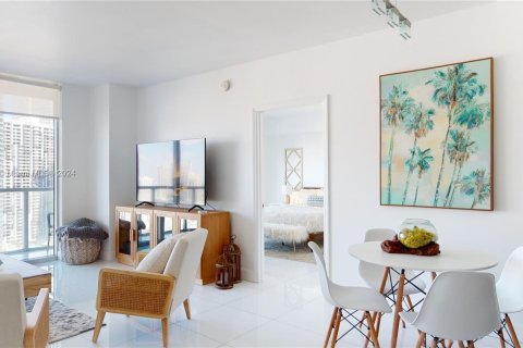 Condo in Miami, Florida, 2 bedrooms  № 1981932 - photo 5