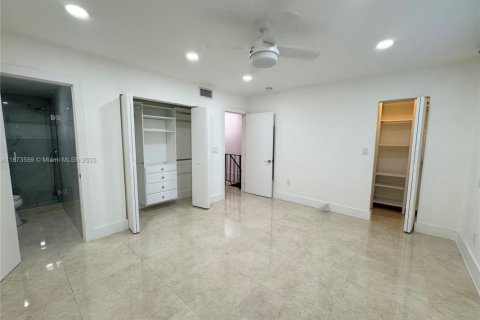 Condo in North Miami Beach, Florida, 3 bedrooms  № 1898308 - photo 24