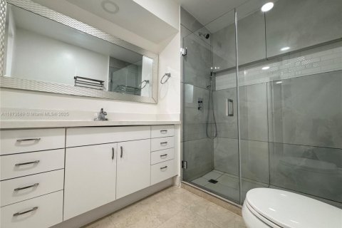 Condo in North Miami Beach, Florida, 3 bedrooms  № 1898308 - photo 26