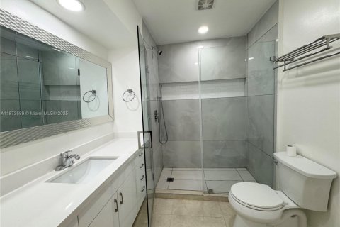 Condo in North Miami Beach, Florida, 3 bedrooms  № 1898308 - photo 27