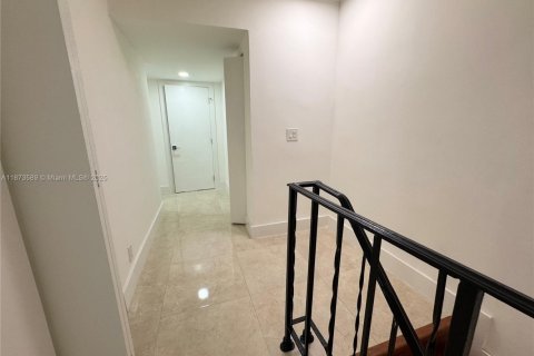 Copropriété à louer à North Miami Beach, Floride: 3 chambres, 138.05 m2 № 1898308 - photo 18
