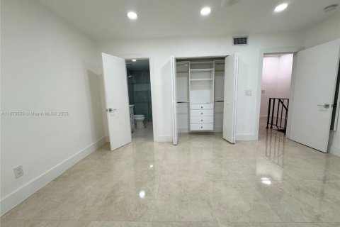 Condo in North Miami Beach, Florida, 3 bedrooms  № 1898308 - photo 23