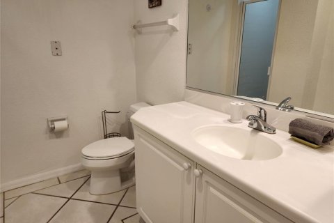 Condo in Bradenton, Florida, 2 bedrooms  № 2203028 - photo 11