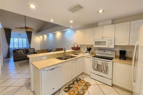 Condo in Bradenton, Florida, 2 bedrooms  № 2203028 - photo 4