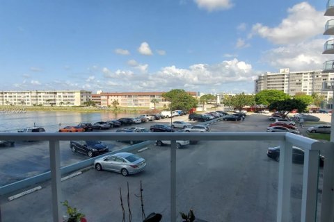 Copropriété à vendre à Miami, Floride: 1 chambre, 79.99 m2 № 2038039 - photo 19