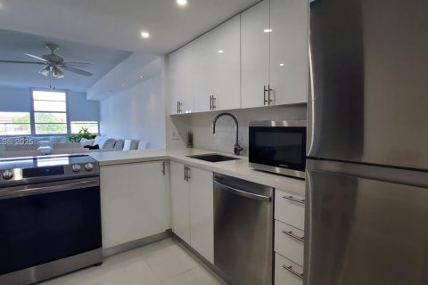 Copropriété à vendre à Miami, Floride: 1 chambre, 79.99 m2 № 2038039 - photo 7
