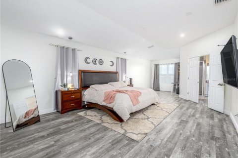 House in Land O' Lakes, Florida 5 bedrooms, 316.43 sq.m. № 2378036 - photo 22