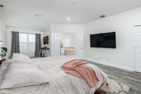 House in Land O' Lakes, Florida 5 bedrooms, 316.43 sq.m. № 2378036 - photo 23