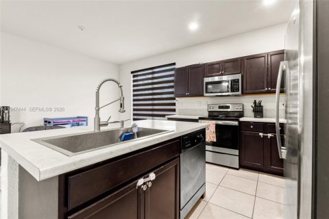 Casa en venta en Homestead, Florida, 3 dormitorios, 182.27 m2 № 2005941 - foto 10