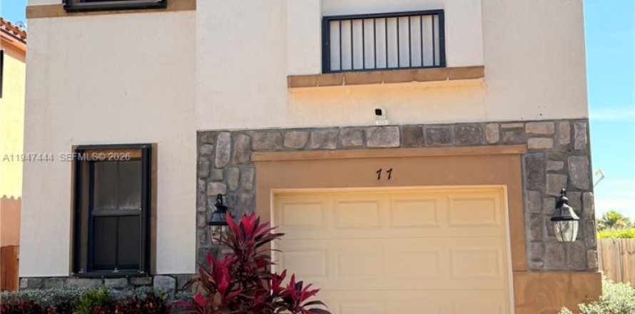 Дом в Хомстед, Флорида 3 спальни, 182.27м2 № 2005941