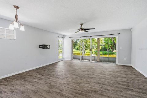 Condo in Tampa, Florida, 2 bedrooms  № 2376815 - photo 14