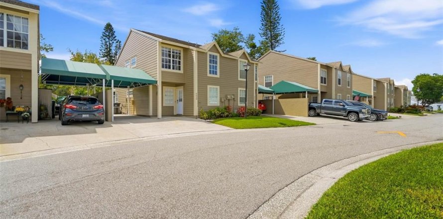Condo in Tampa, Florida, 2 bedrooms  № 2376815