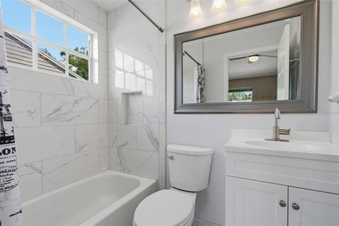 Condo in Tampa, Florida, 2 bedrooms  № 2376815 - photo 25