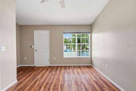 Condo in Tampa, Florida, 2 bedrooms  № 2376815 - photo 24