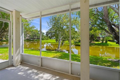 Condo in Tampa, Florida, 2 bedrooms  № 2376815 - photo 18
