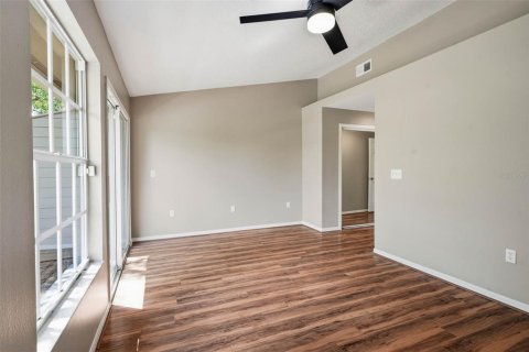 Condo in Tampa, Florida, 2 bedrooms  № 2376815 - photo 30