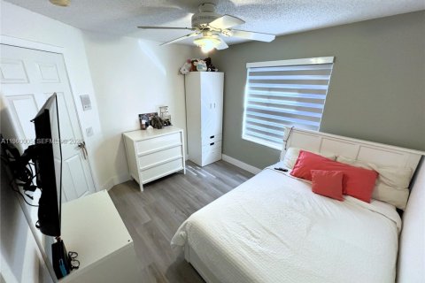 Villa ou maison à vendre à Weston, Floride: 3 chambres, 180.42 m2 № 2028277 - photo 19