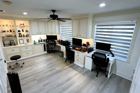 Villa ou maison à vendre à Weston, Floride: 3 chambres, 180.42 m2 № 2028277 - photo 21