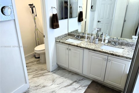 Villa ou maison à vendre à Weston, Floride: 3 chambres, 180.42 m2 № 2028277 - photo 18