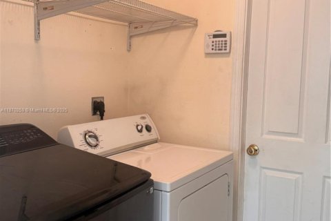 Casa en alquiler en Port St. Lucie, Florida, 3 dormitorios, 142.88 m2 № 1895324 - foto 18