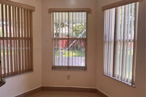 Casa en alquiler en Port St. Lucie, Florida, 3 dormitorios, 142.88 m2 № 1895324 - foto 7