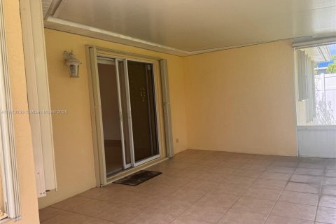 Casa en alquiler en Port St. Lucie, Florida, 3 dormitorios, 142.88 m2 № 1895324 - foto 19