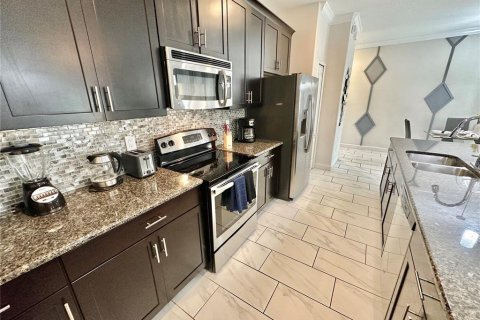 Adosado en venta en Kissimmee, Florida, 4 dormitorios, 177.81 m2 № 1273865 - foto 6