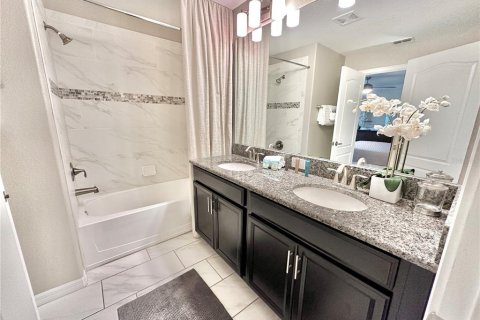 Adosado en venta en Kissimmee, Florida, 4 dormitorios, 177.81 m2 № 1273865 - foto 15