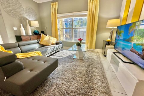 Adosado en venta en Kissimmee, Florida, 4 dormitorios, 177.81 m2 № 1273865 - foto 4