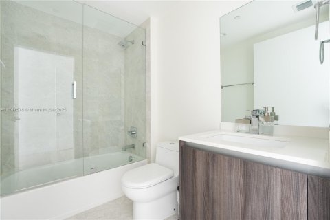 Condo in Miami, Florida, 3 bedrooms  № 1859695 - photo 20