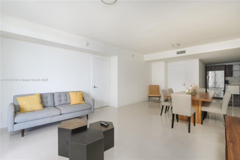 Condo in Miami, Florida, 3 bedrooms  № 1859695 - photo 8