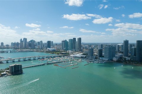 Condo in Miami, Florida, 3 bedrooms  № 1859695 - photo 2