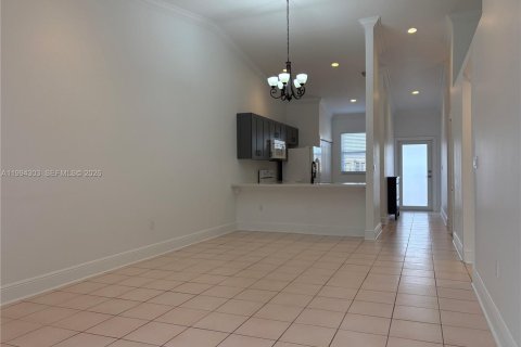 Townhouse in Hialeah, Florida 2 bedrooms, 101.17 sq.m. № 2055903 - photo 15