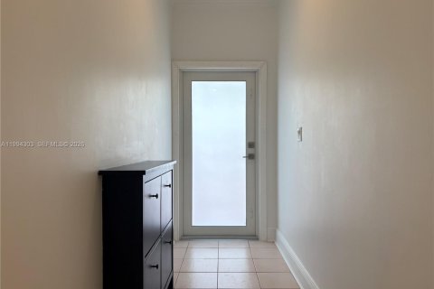 Townhouse in Hialeah, Florida 2 bedrooms, 101.17 sq.m. № 2055903 - photo 5