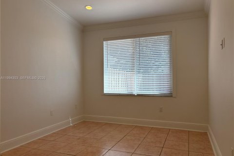 Townhouse in Hialeah, Florida 2 bedrooms, 101.17 sq.m. № 2055903 - photo 17