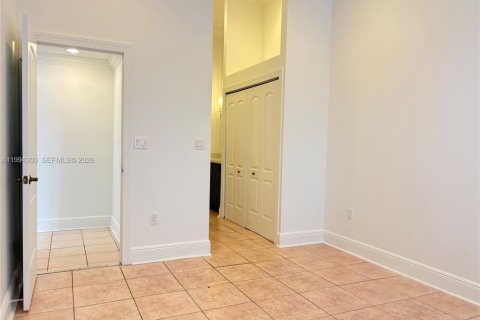 Townhouse in Hialeah, Florida 2 bedrooms, 101.17 sq.m. № 2055903 - photo 18