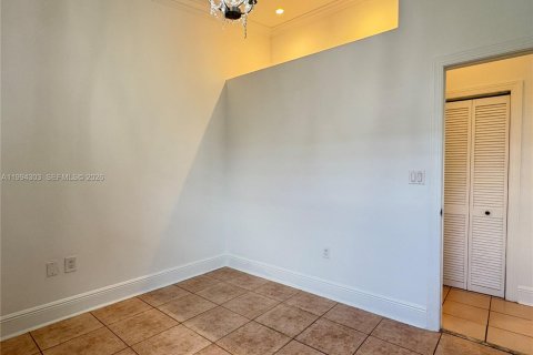 Townhouse in Hialeah, Florida 2 bedrooms, 101.17 sq.m. № 2055903 - photo 26