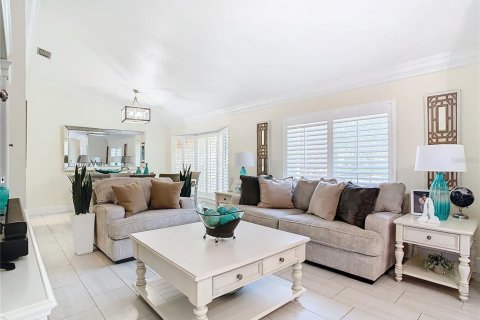 House in Orlando, Florida 4 bedrooms, 246.01 sq.m. № 2140999 - photo 6