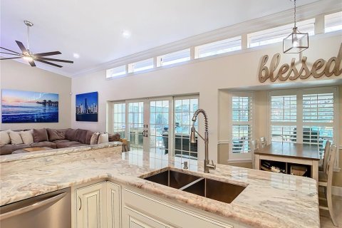 House in Orlando, Florida 4 bedrooms, 246.01 sq.m. № 2140999 - photo 11