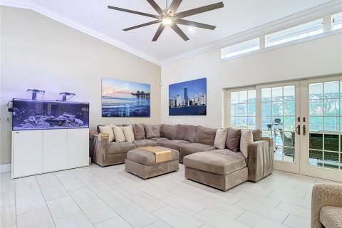 House in Orlando, Florida 4 bedrooms, 246.01 sq.m. № 2140999 - photo 19