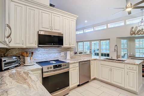 House in Orlando, Florida 4 bedrooms, 246.01 sq.m. № 2140999 - photo 9