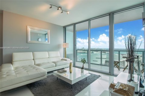 Condominio en alquiler en Miami, Florida, 1 dormitorio, 88.07 m2 № 2010755 - foto 3
