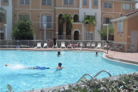 Condo in Hialeah, Florida, 2 bedrooms  № 1834261 - photo 29