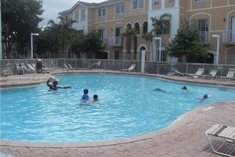Condo in Hialeah, Florida, 2 bedrooms  № 1834261 - photo 28