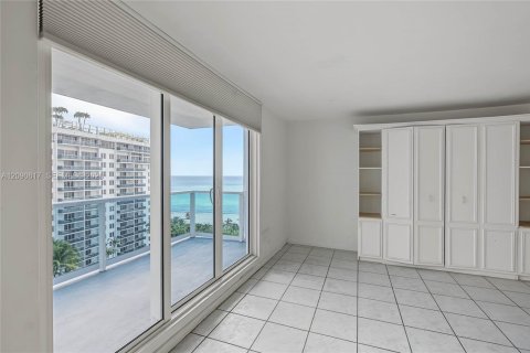 Copropriété à vendre à Miami Beach, Floride: 55.74 m2 № 2369772 - photo 4