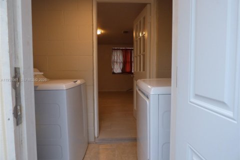 Casa en alquiler en DeLand, Florida, 2 dormitorios, 65.77 m2 № 1996734 - foto 7