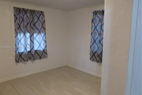 Casa en alquiler en DeLand, Florida, 2 dormitorios, 65.77 m2 № 1996734 - foto 6