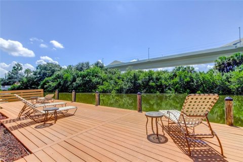 Condo in Tampa, Florida, 1 bedroom  № 1569736 - photo 27