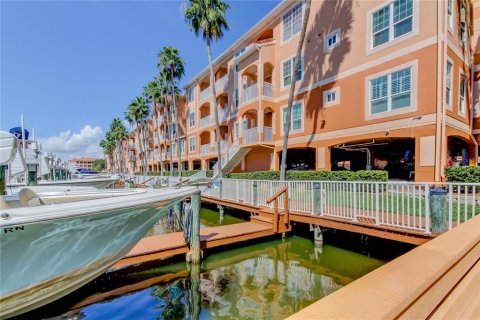 Condo in Tampa, Florida, 1 bedroom  № 1569736 - photo 22
