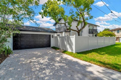 Villa ou maison à vendre à Tampa, Floride: 4 chambres, 212.75 m2 № 2149212 - photo 4